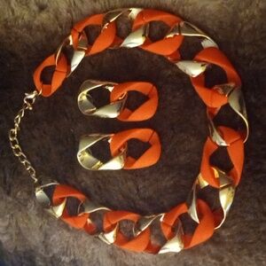 ACRYLIC ORANGE / GOLD NECKLACE/EARING SET 2 INCH DANGLE 20 INCH NECKLACE
